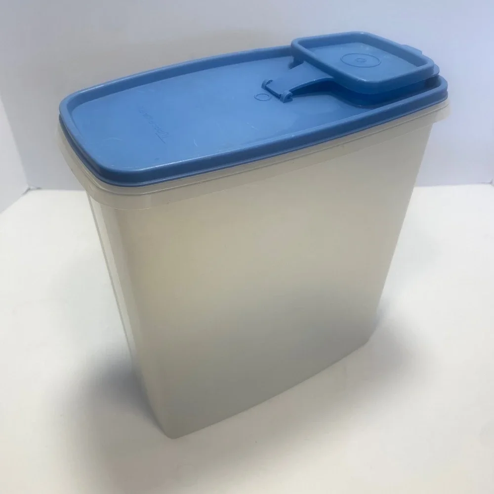 Vintage Tupperware Cereal Keeper Blue Lid Pour Spout Clear USA